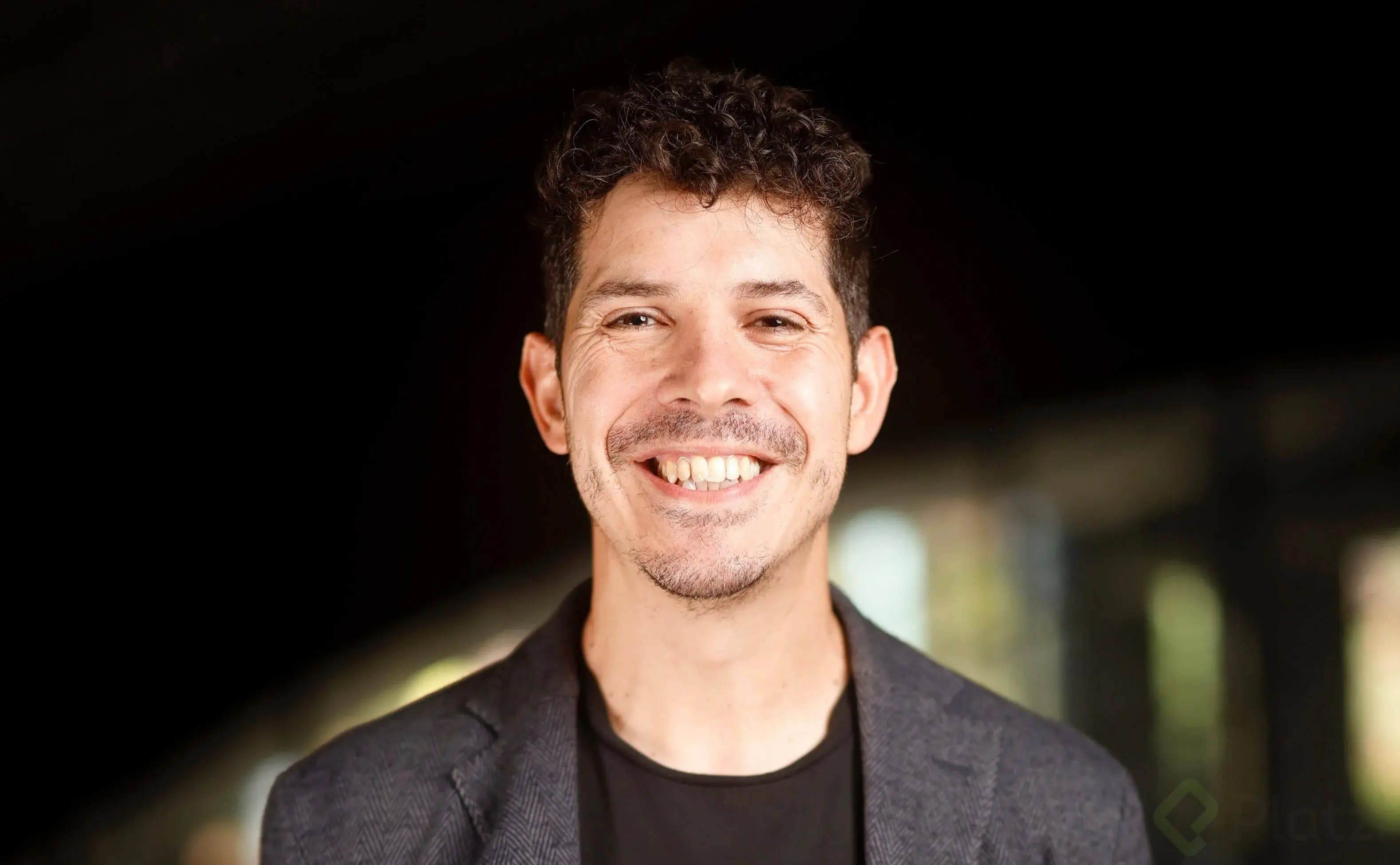 midudev sonriendo